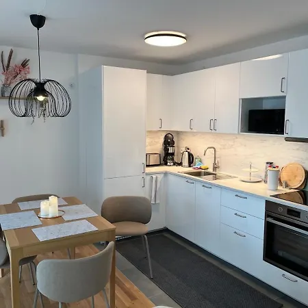 2 - Zimmerwohnung Mit 56 Qm Fuer 2 - 4 Personen *