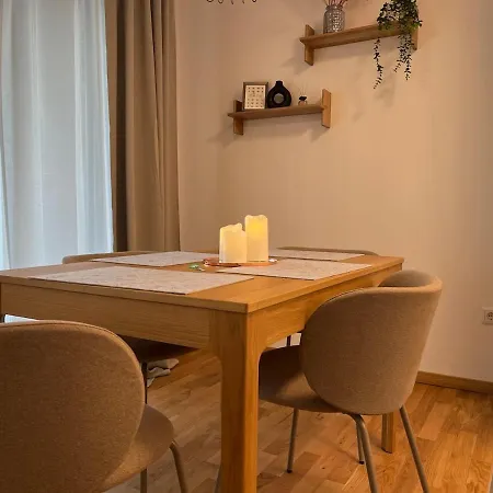 Apartment 2 - Zimmerwohnung Mit 56 Qm Fuer 2 - 4 Personen *