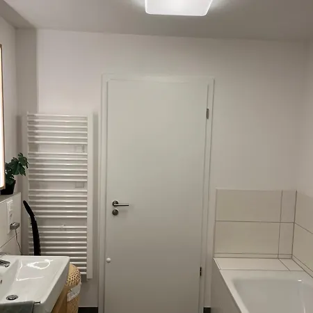 2 - Zimmerwohnung Mit 56 Qm Fuer 2 - 4 Personen アパート *